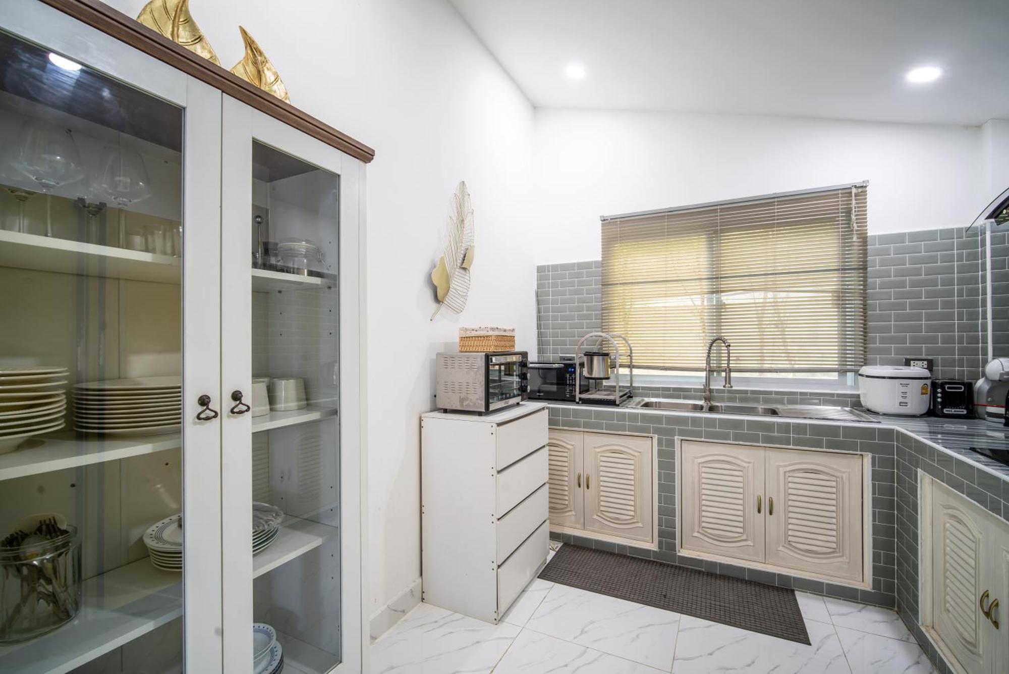 Mona Seaview Pool Villa Beach Front Aoyon Beach Ban Ao Makham Room photo